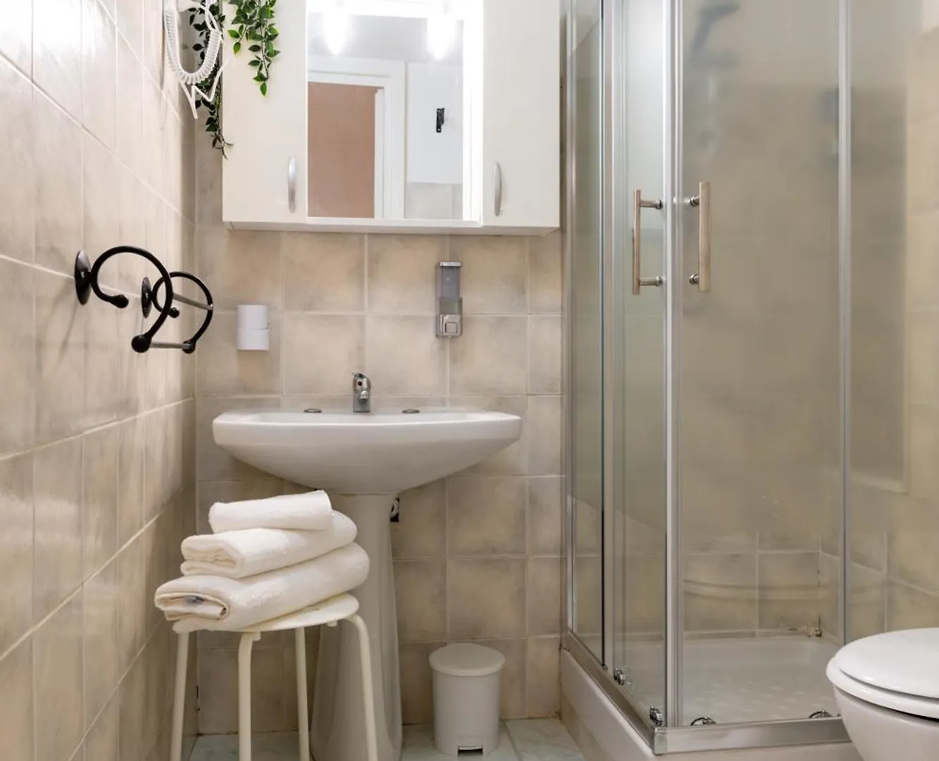 Jasmine Apartment - Relax And Comfort In Bari 0*,