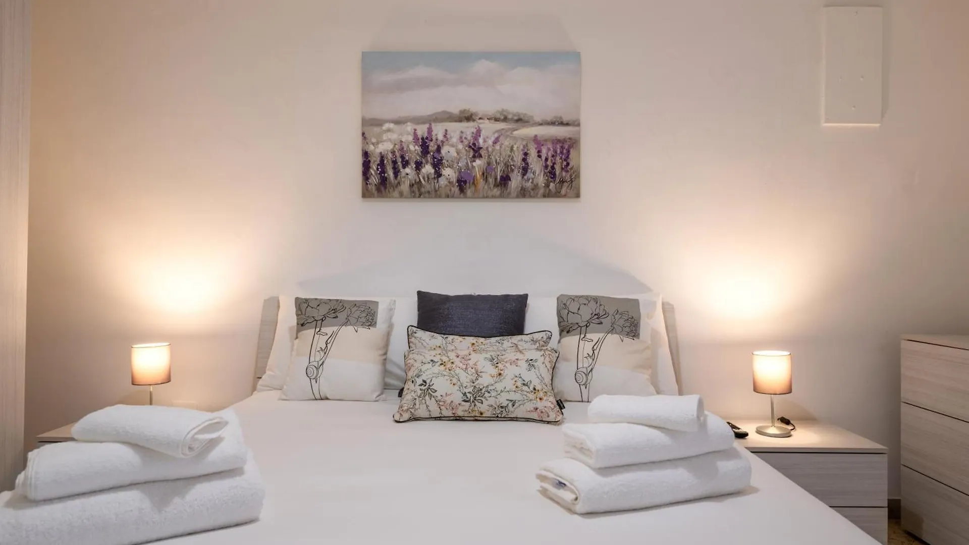 Jasmine Apartment - Relax And Comfort In Bari 0*,